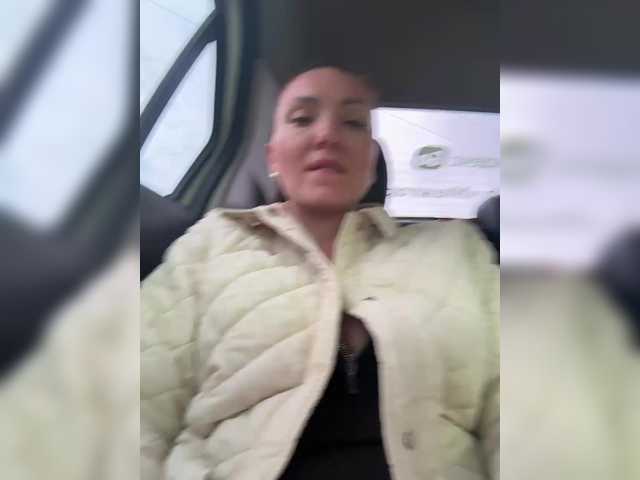 DIVORA's BongaCams profile