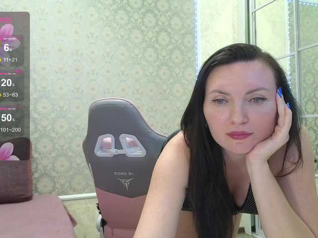 DIVORA's BongaCams profile