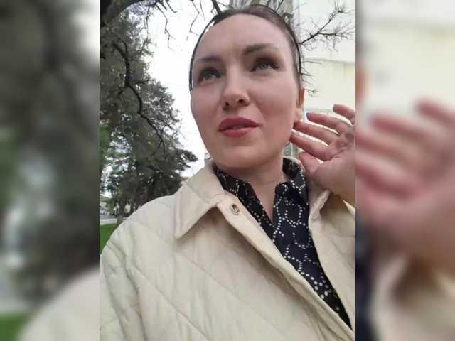 DIVORA's BongaCams profile