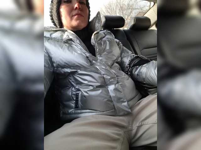 DIVORA's BongaCams show and profile