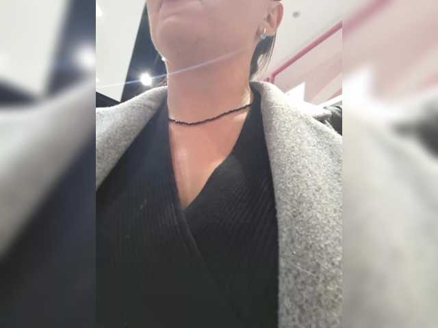 Sex chat gratuit in direct cu DIVORA pe BongaCams