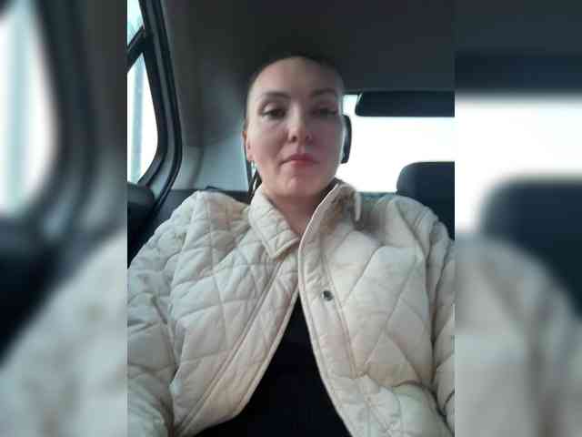 DIVORA Live Webcam on BongaCams