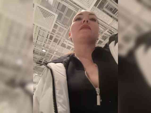 DIVORA Live Webcam on BongaCams