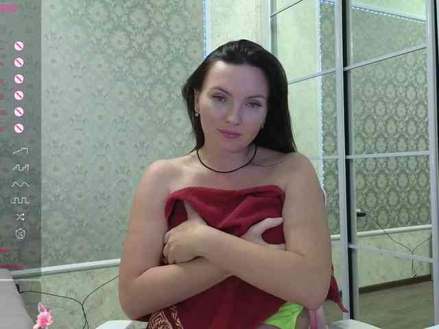 DIVORA Live Webcam on BongaCams