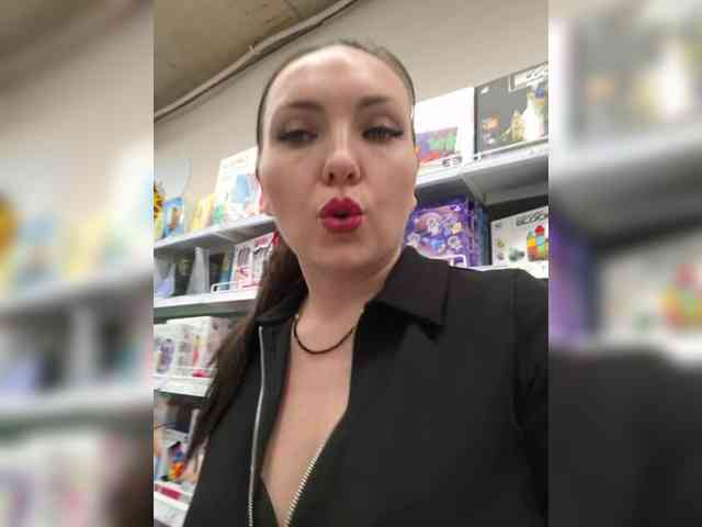 DIVORA Live Webcam on BongaCams