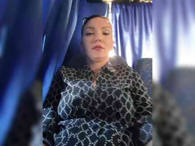 DIVORA Live Webcam on BongaCams