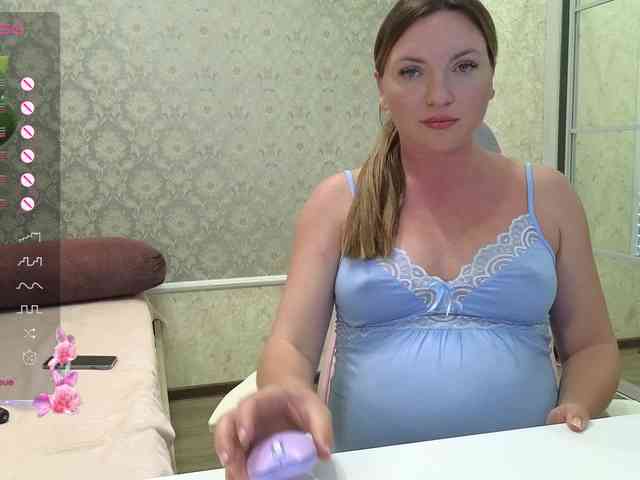 DIVORA Live Webcam on BongaCams