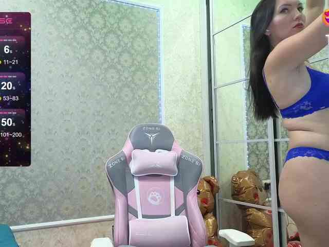 DIVORA Live Webcam on BongaCams