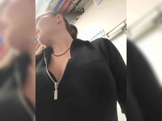 DIVORA Live Webcam on BongaCams