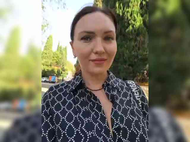 DIVORA's webcam live show