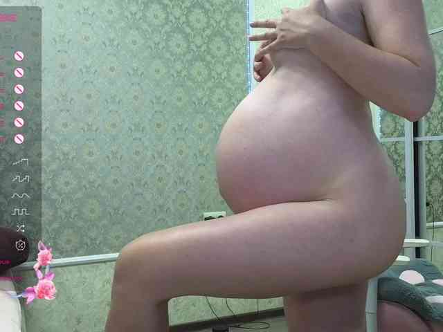 DIVORA Live Webcam on BongaCams