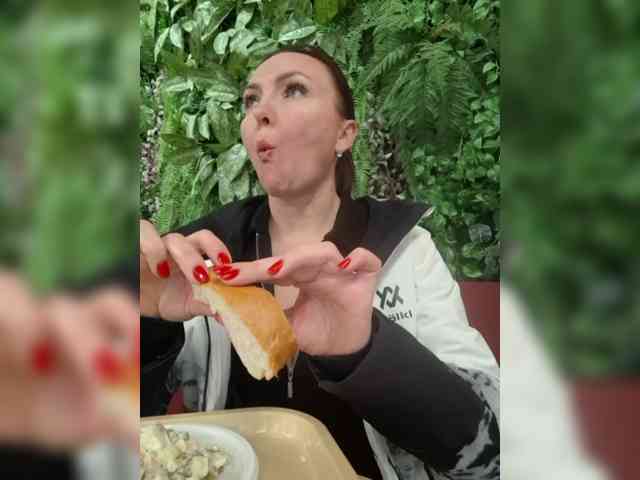 DIVORA Live Webcam on BongaCams