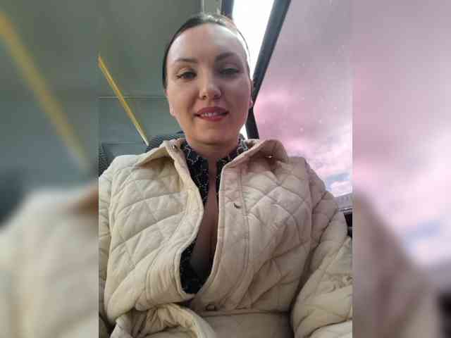 DIVORA Live Webcam on BongaCams