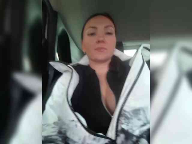 DIVORA Live Webcam on BongaCams