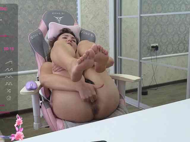 DIVORA's webcam live show