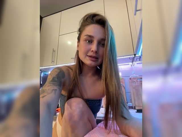 -INDICA-'s BongaCams show and profile