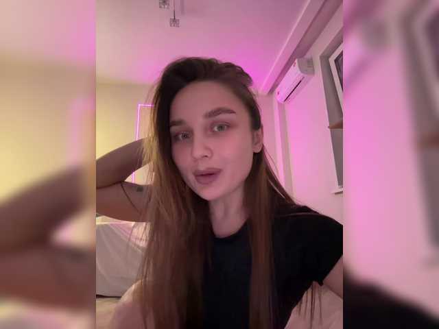 -INDICA-'s BongaCams show and profile