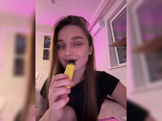 -INDICA-'s BongaCams show and profile