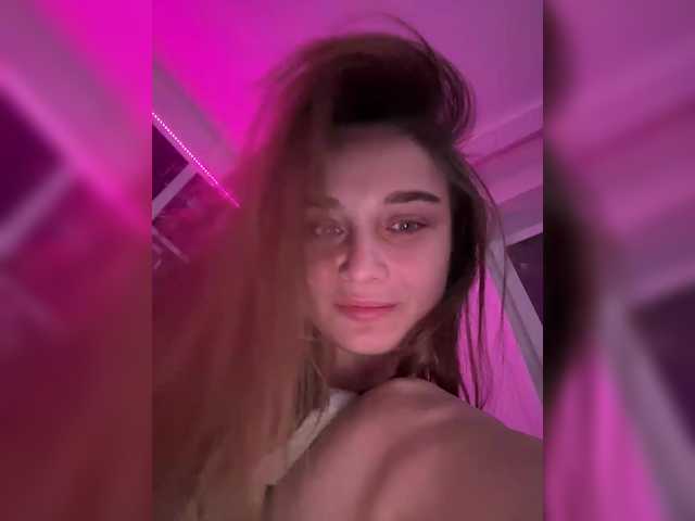 -INDICA-'s BongaCams show and profile