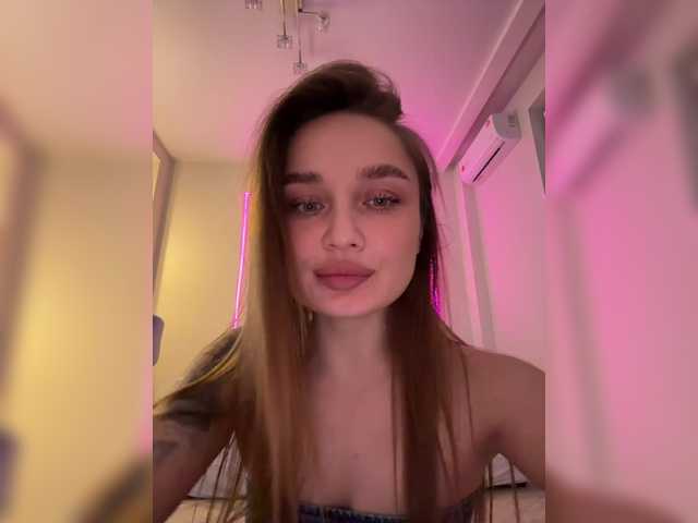 -INDICA-'s BongaCams show and profile