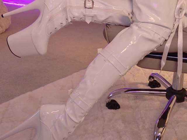 -redalexa-'s BongaCams show and profile