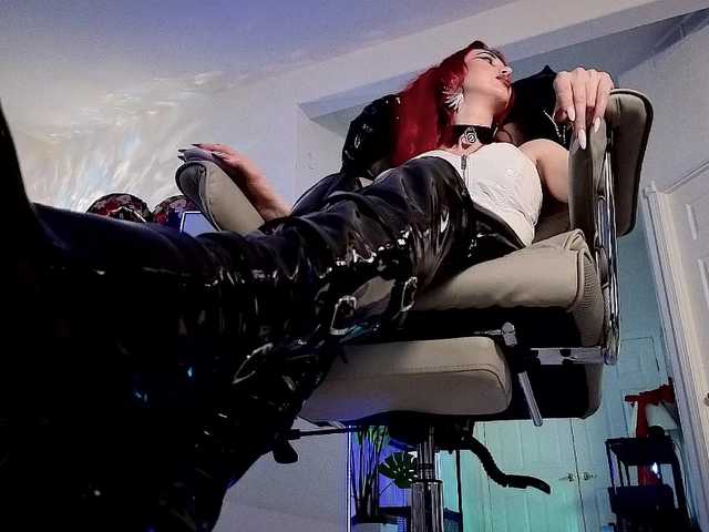 -redalexa-'s BongaCams show and profile