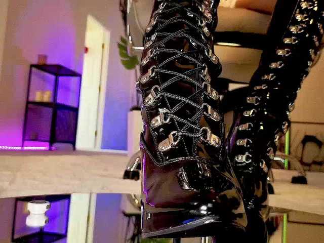 -redalexa-'s BongaCams show and profile