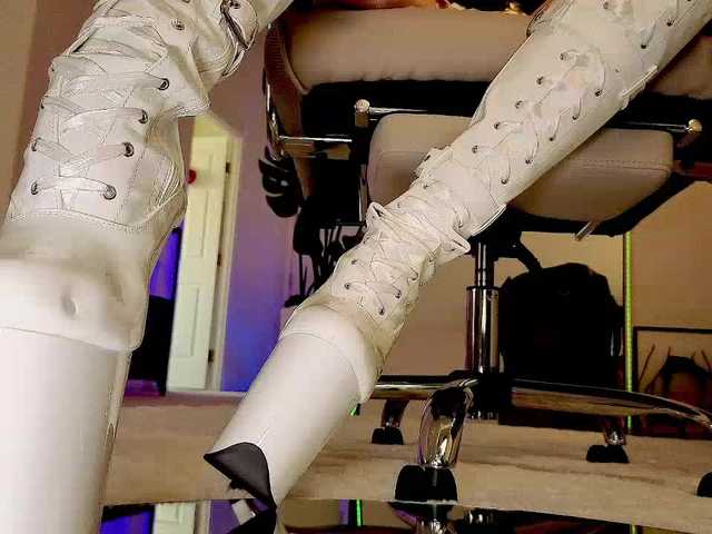 -redalexa-'s BongaCams show and profile