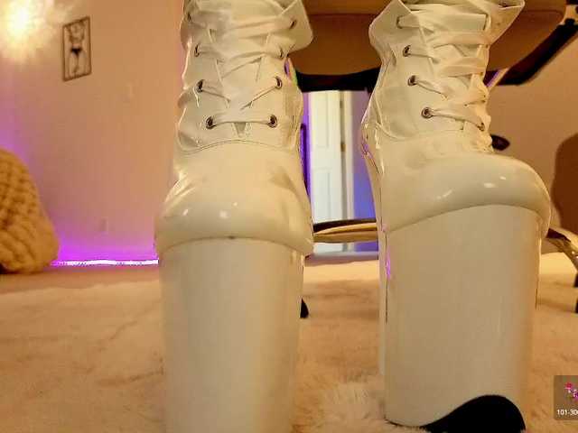 -redalexa-'s BongaCams show and profile