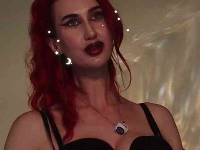 Lady_RedAlexa_ webcam