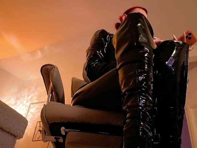 Lady_RedAlexa_ webcam