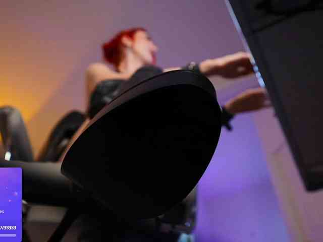 Lady_RedAlexa_ webcam