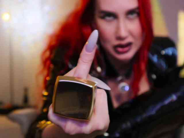 Lady_RedAlexa_ webcam