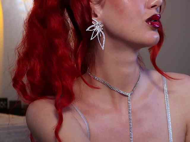 Lady_RedAlexa_ webcam