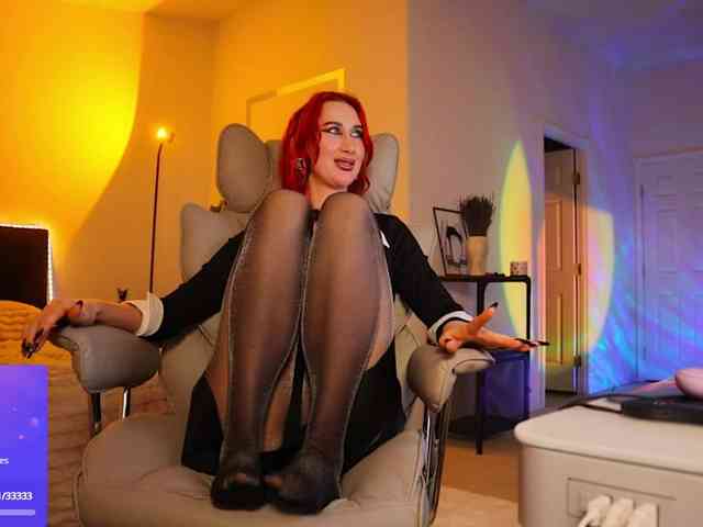 Lady_RedAlexa_ webcam