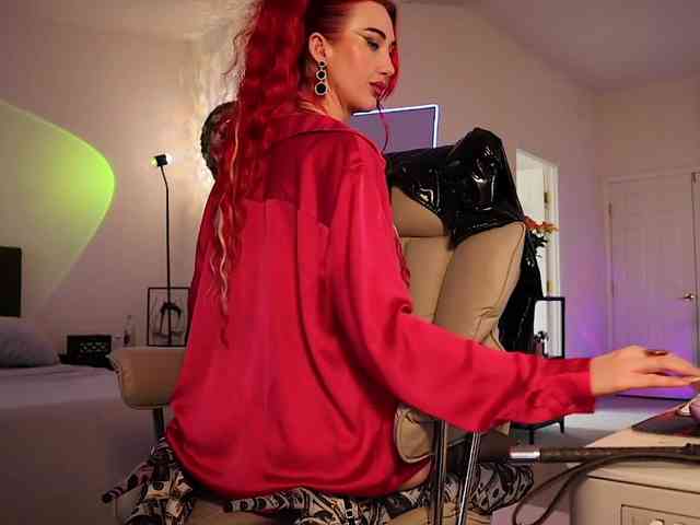 Lady_RedAlexa_ webcam