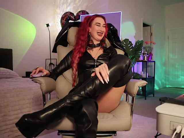 Lady_RedAlexa_ webcam