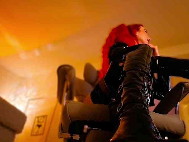 Lady_RedAlexa_ webcam