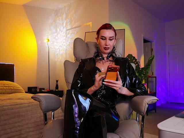 Lady_RedAlexa_ webcam