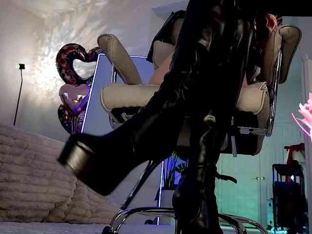 Lady_RedAlexa_ webcam