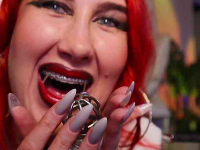 Lady_RedAlexa_ webcam