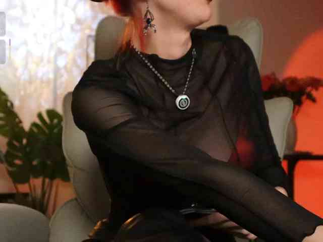 Lady_RedAlexa_ webcam