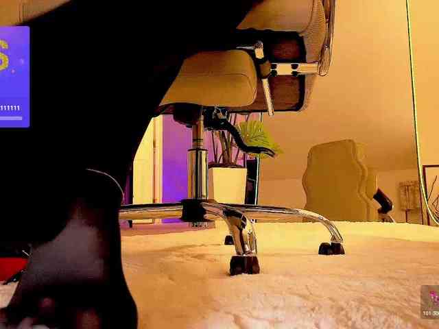 Lady_RedAlexa_ webcam