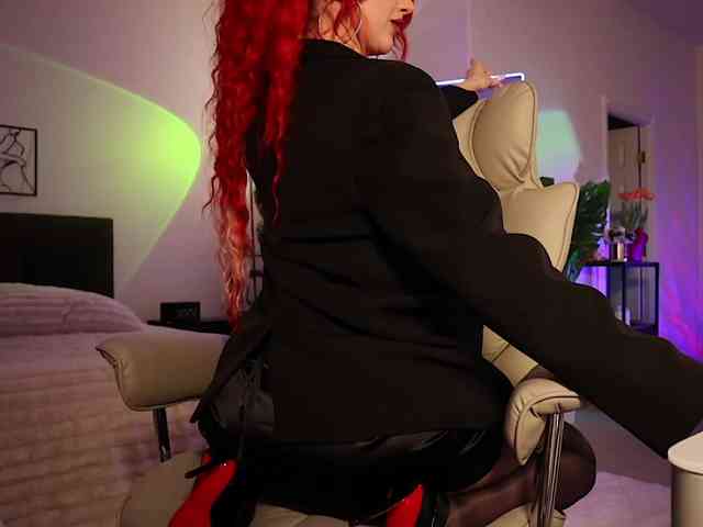 Lady_RedAlexa_ webcam