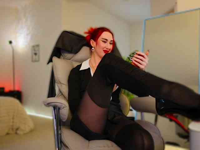 Lady_RedAlexa_ webcam