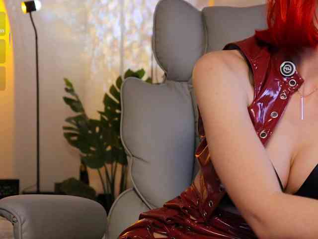 Lady_RedAlexa_ webcam