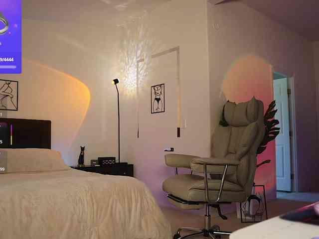 MadammmAlexa webcam