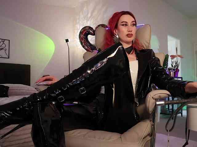 Lady_RedAlexa_ webcam