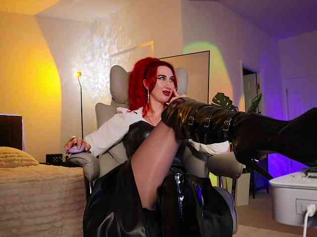 Lady_RedAlexa_ webcam