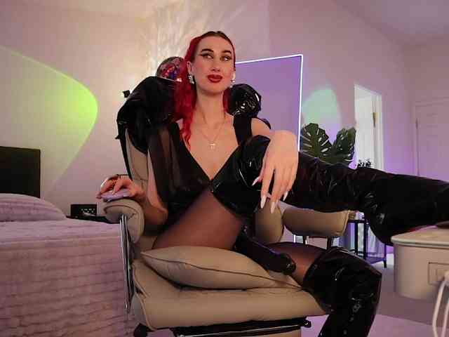 Lady_RedAlexa_ webcam